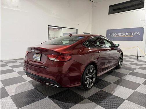 2016 Chrysler 200 S