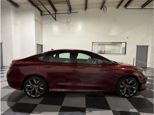 2016 Chrysler 200 S