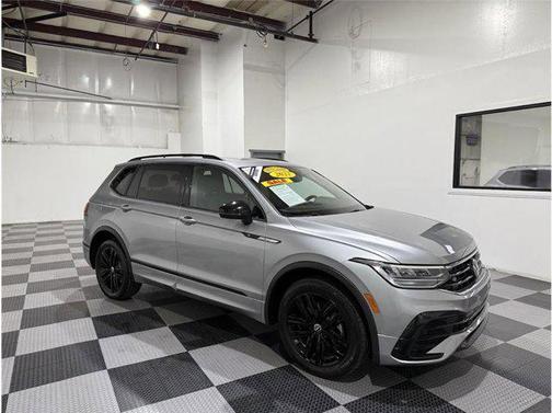 2022 Volkswagen Tiguan 2.0T SE R-Line Black