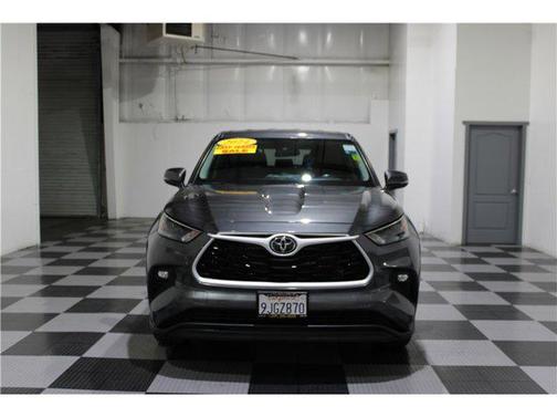 2024 Toyota Highlander LE