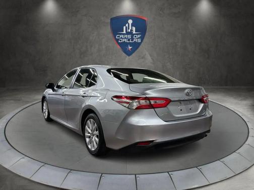 Celestial Silver Metallic 2018 Toyota Camry LE