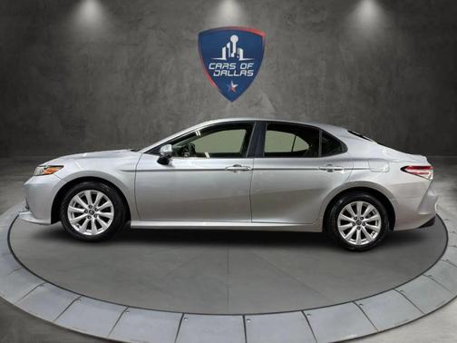 Celestial Silver Metallic 2018 Toyota Camry LE