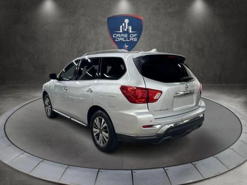 2019 Nissan Pathfinder SV