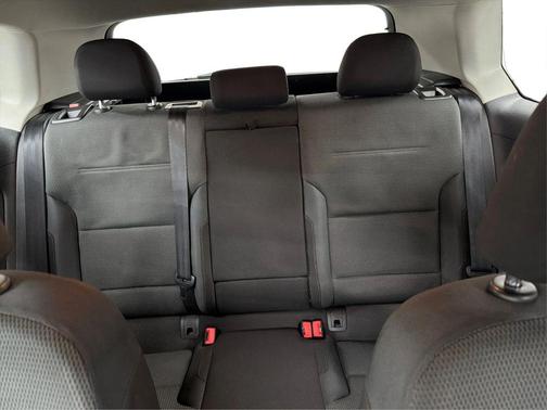 2015 Volkswagen Golf Launch Edition 2-Door