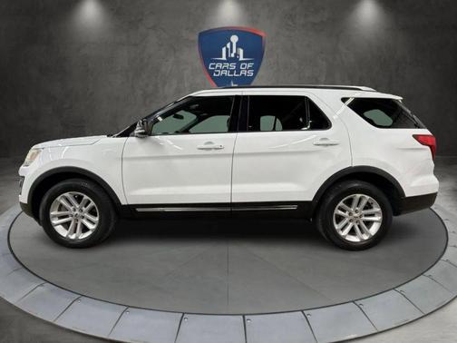 White 2016 Ford Explorer XLT