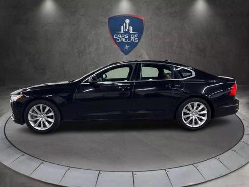 2017 Volvo S90 T6 Momentum