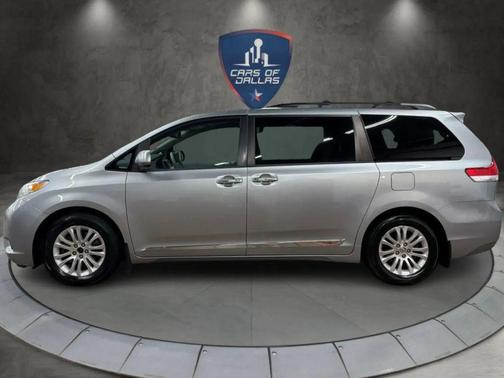 2013 Toyota Sienna XLE