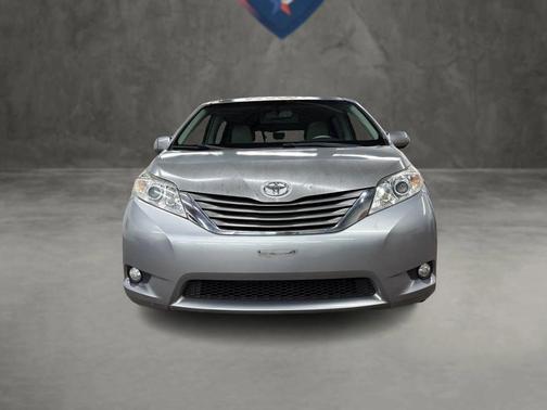 2013 Toyota Sienna XLE