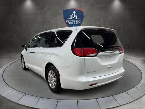 2021 Chrysler Voyager L