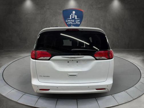 2021 Chrysler Voyager L