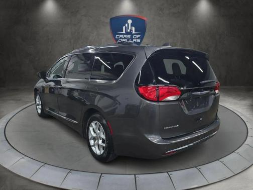 2018 Chrysler Pacifica Touring-L