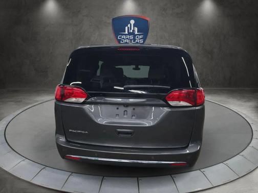 2018 Chrysler Pacifica Touring-L