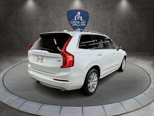 2016 Volvo XC90 T6 Momentum