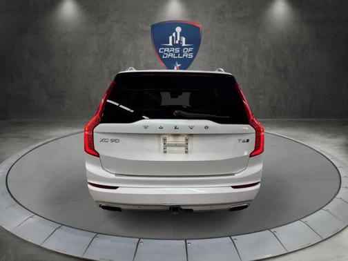 2016 Volvo XC90 T6 Momentum