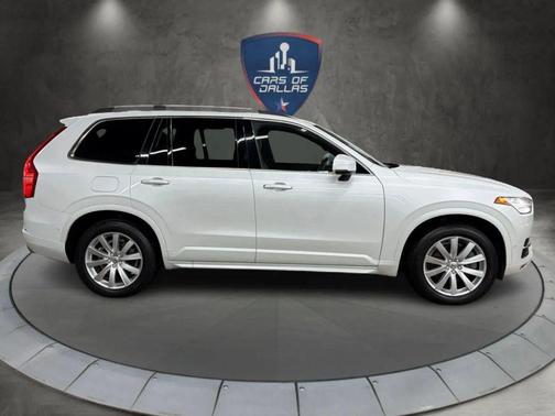 2016 Volvo XC90 T6 Momentum