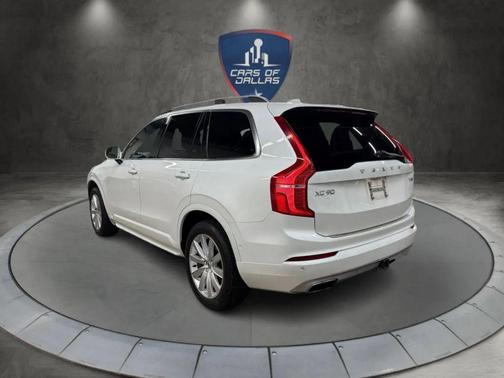 2016 Volvo XC90 T6 Momentum