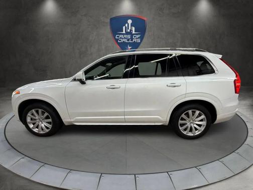 2016 Volvo XC90 T6 Momentum