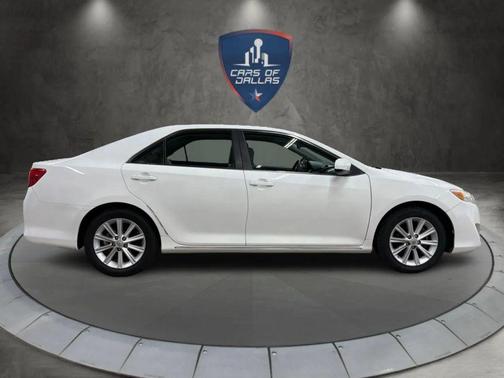 Super White 2013 Toyota Camry XLE