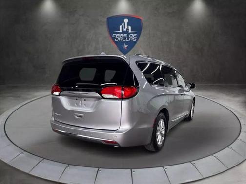 2018 Chrysler Pacifica Touring-L