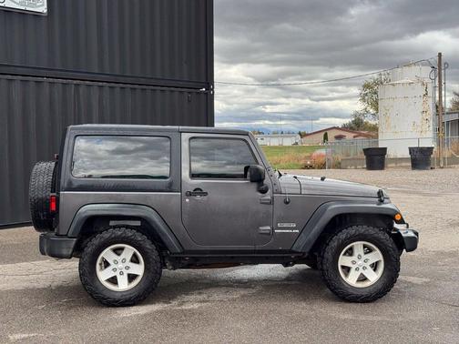 Granite Crystal Metallic Clearcoat 2017 Jeep Wrangler Sport