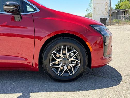 Red Hot Pearlcoat 2027 Chrysler Pacifica Limited