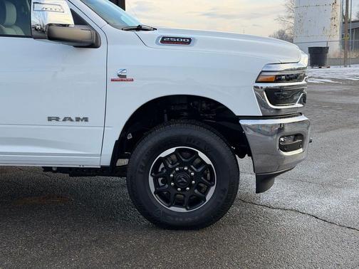 Bright White Clearcoat 2026 RAM 2500 Laramie Crew Cab 4x4 8' Box