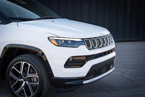 Bright White Clearcoat 2025 Jeep Compass Limited