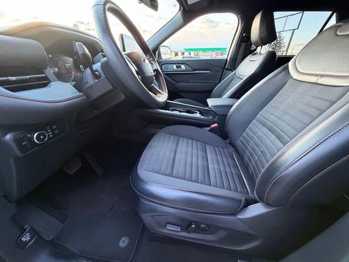 Gray Metallic 2025 Ford Explorer ST-Line