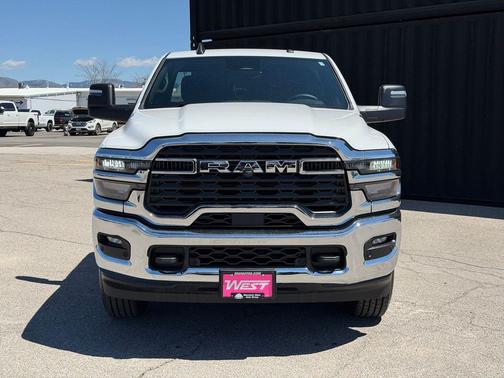 Bright White Clearcoat 2026 RAM 3500 Tradesman Regular Cab 4x4 8' Box