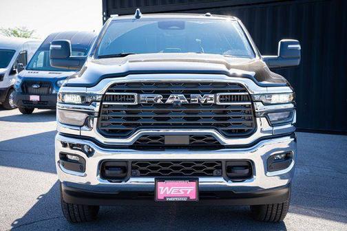 Diamond Black Crystal Pearlcoat 2025 RAM 2500 Tradesman Crew Cab 4x4 6'4' Box