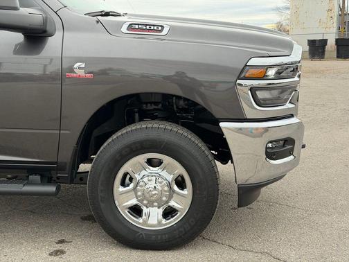 Granite Crystal Metallic Clearcoat 2026 RAM 3500 Tradesman