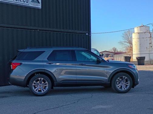 Carbonized Gray Metallic 2026 Ford Explorer Active w/200A Pkg
