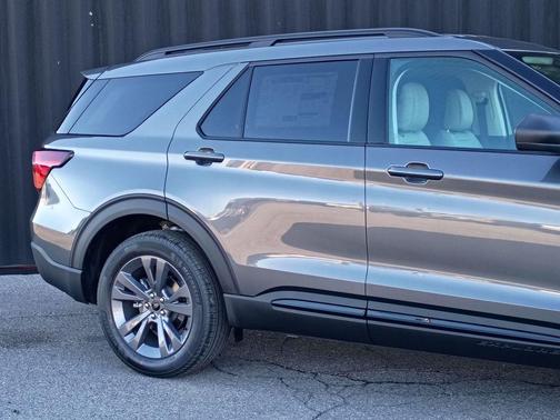 Carbonized Gray Metallic 2026 Ford Explorer Active w/200A Pkg