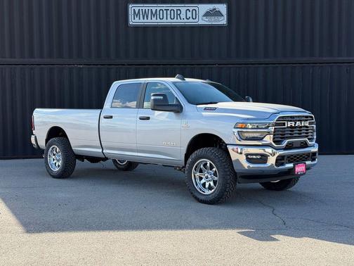 Silver Zynith 2026 RAM 3500 Big Horn Crew Cab 4x4 8' Box