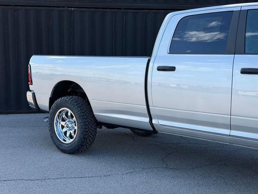 Silver Zynith 2026 RAM 3500 Big Horn Crew Cab 4x4 8' Box