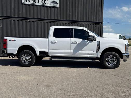 White 2023 Ford F-350 Lariat