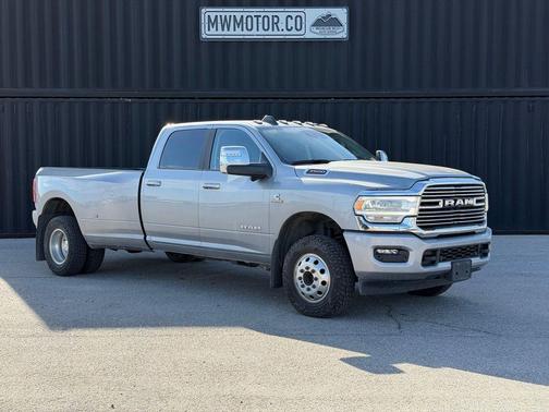 Billet Silver Metallic Clearcoat 2024 RAM 3500 Laramie Crew Cab 4x4 8' Box