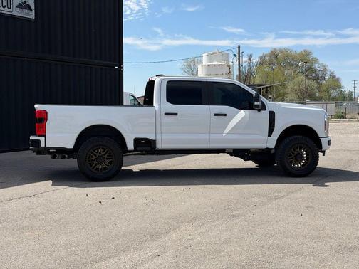 Oxford White 2024 Ford F-250 XL