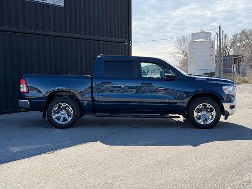 Patriot Blue Pearlcoat 2022 RAM 1500 Big Horn/Lone Star