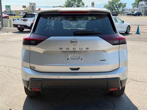 Brilliant Silver Metallic 2025 Nissan Rogue SV