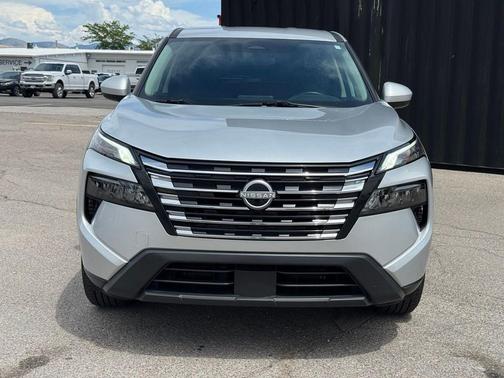 Brilliant Silver Metallic 2025 Nissan Rogue SV