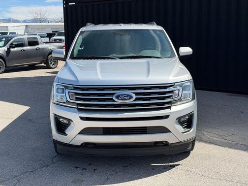 Ingot Silver Metallic 2019 Ford Expedition Max XLT