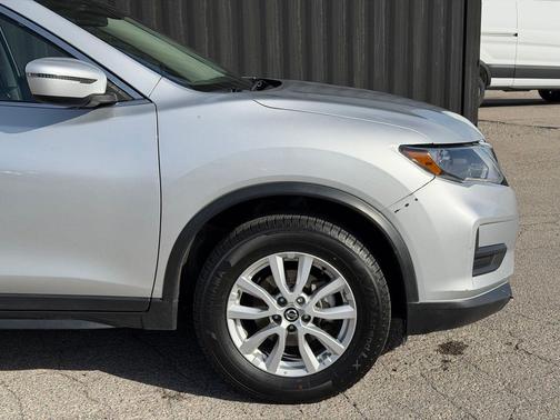 Brilliant Silver Metallic 2020 Nissan Rogue SV