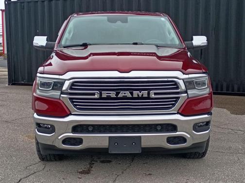 Delmonico Red Pearlcoat 2022 RAM 1500 Laramie
