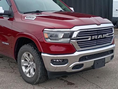 Delmonico Red Pearlcoat 2022 RAM 1500 Laramie