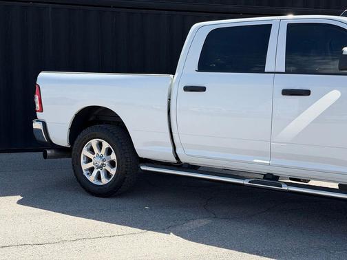 Bright White Clearcoat 2019 RAM 3500 Tradesman Crew Cab 4x4 6'4' Box