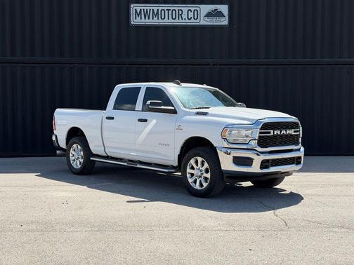 Bright White Clearcoat 2019 RAM 3500 Tradesman Crew Cab 4x4 6'4' Box