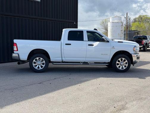 Bright White Clearcoat 2019 RAM 3500 Tradesman Crew Cab 4x4 6'4' Box