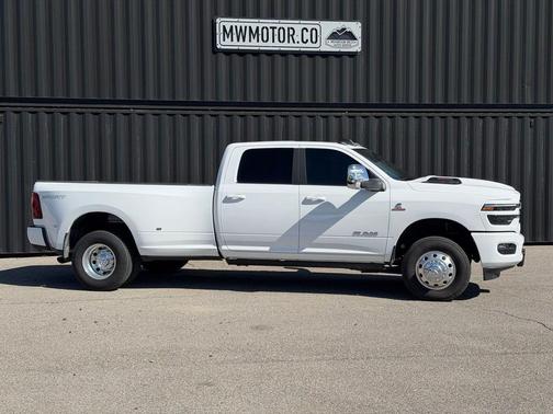 Bright White Clearcoat 2025 RAM 3500 Laramie Crew Cab 4x4 8' Box