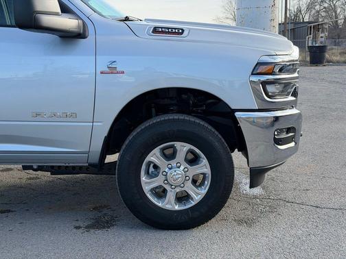 Silver Zynith 2026 RAM 3500 Big Horn Crew Cab 4x4 6'4' Box